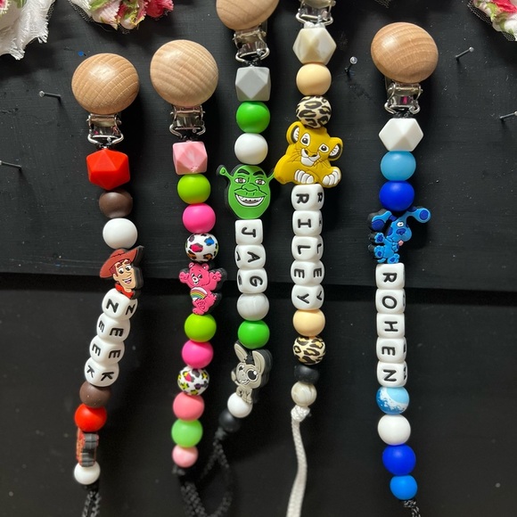 💕💕ADORABLE AND FUN HANDMADE BINKY OR TEETHING TOY HOLDER PACIFER CLIPS 💕💕 - Picture 6 of 17